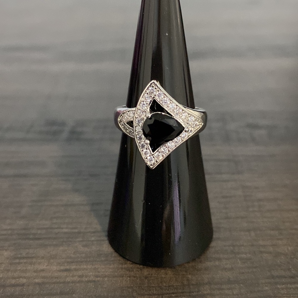 Silver Tone Black Stone Ring Size 7